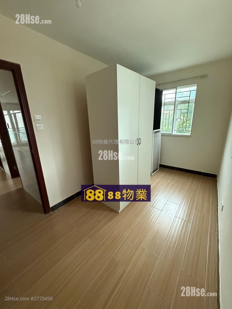 村屋 租盘 3 房 , 1 浴室 700 平方尺