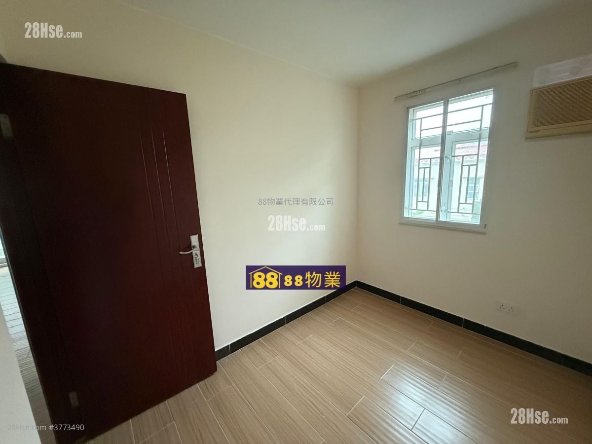 村屋 租盘 3 房 , 1 浴室 700 平方尺