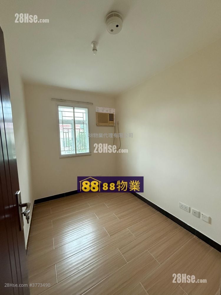 村屋 租盘 3 房 , 1 浴室 700 平方尺