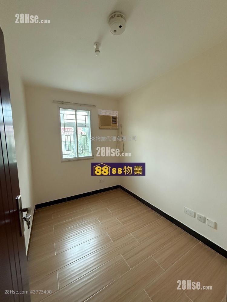 村屋 租盘 3 房 , 1 浴室 700 平方尺