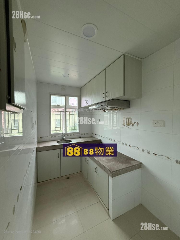 村屋 租盘 3 房 , 1 浴室 700 平方尺