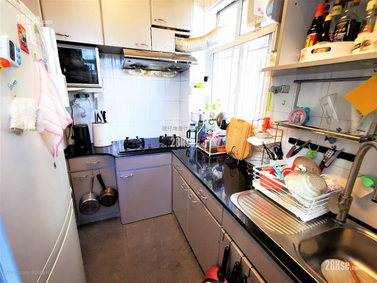 濂风大厦 租盘 3 房 , 2 浴室 646 平方尺