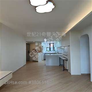 雅典居 售盘 3 房 , 2 浴室 727 平方尺