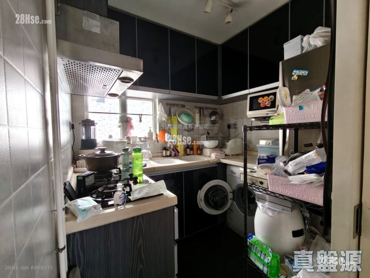 Beverly Garden Sell 2 Bedrooms , 1 Bathroom 484 ft²