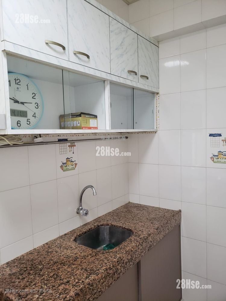 Fok Sing Building Sell 2 Bedrooms , 1 Bathroom 338 ft²