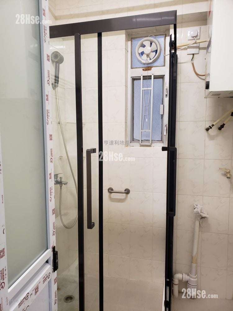 Fok Sing Building Sell 2 Bedrooms , 1 Bathroom 338 ft²