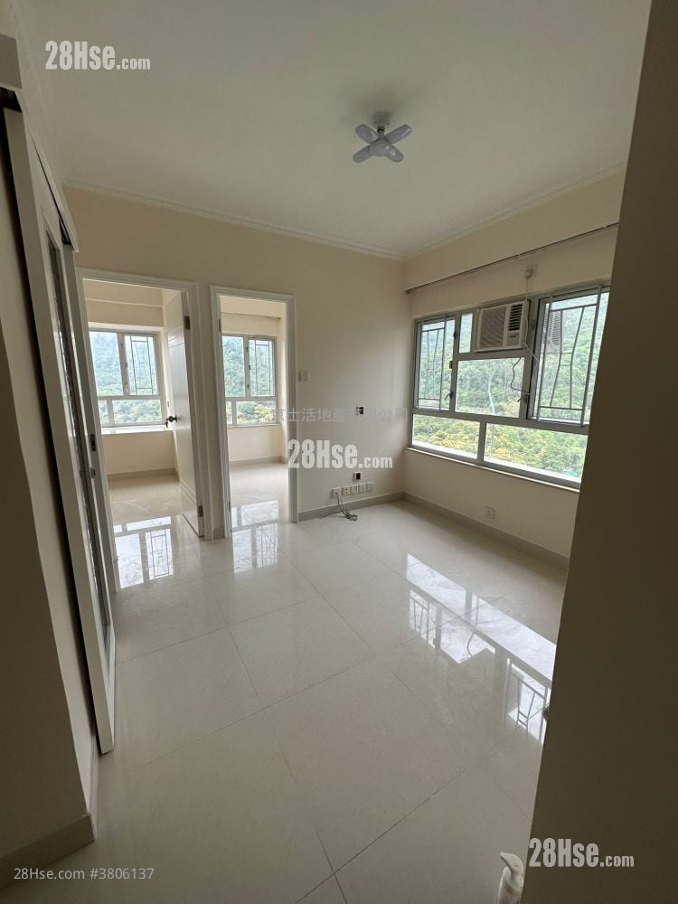 Golden Lion Garden Rental 336 ft²