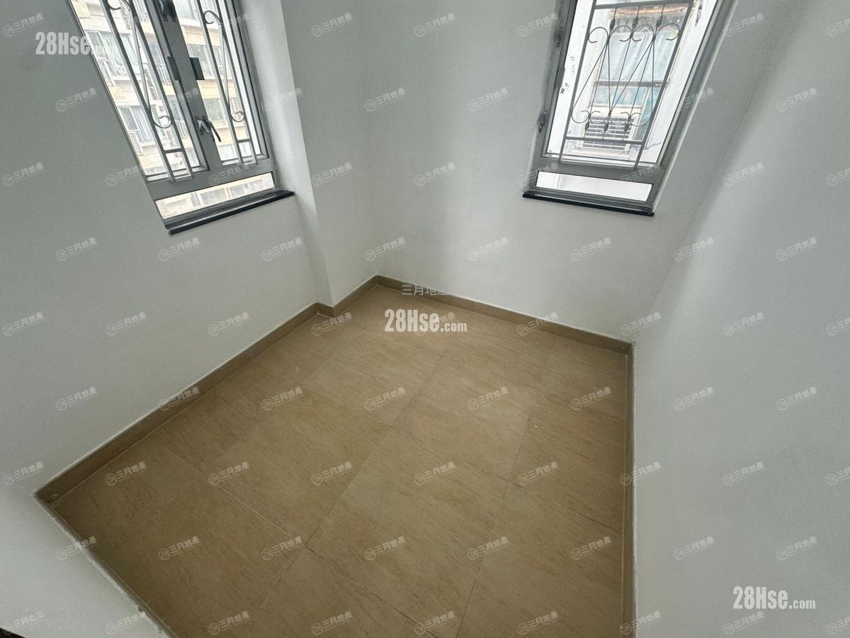 睡房 2: 丽华大厦 售盘 2 房 , 1 浴室 270 平方尺