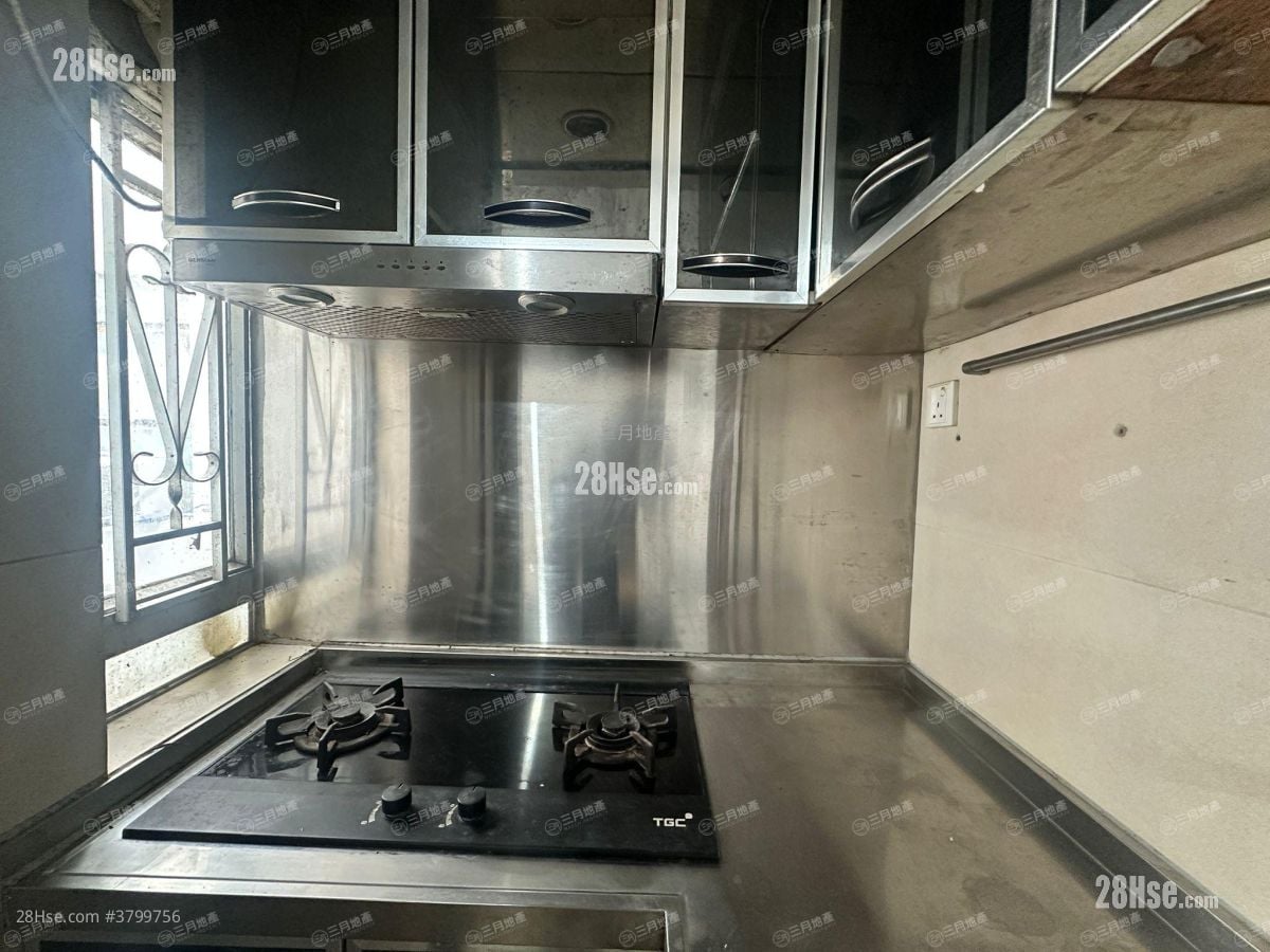 厨房: 丽华大厦 售盘 2 房 , 1 浴室 270 平方尺