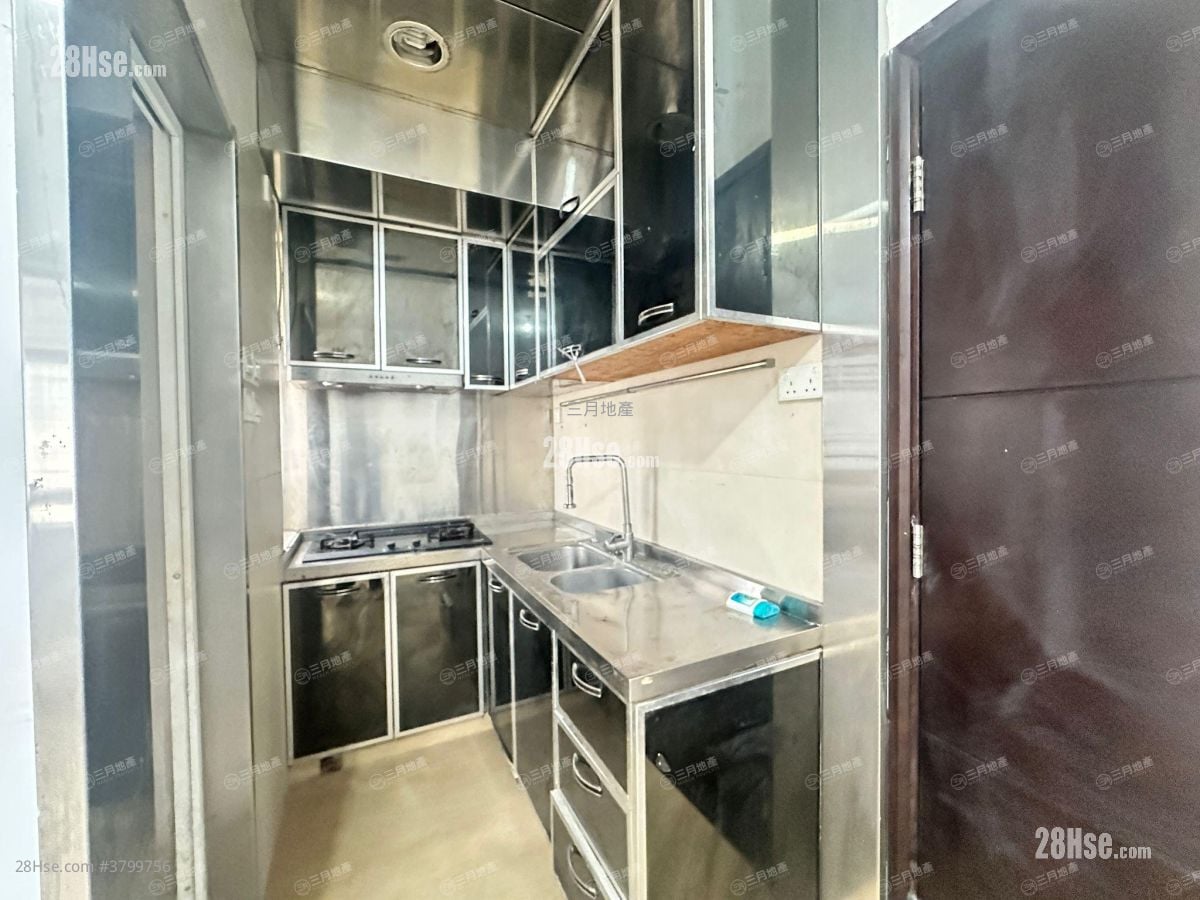 厨房: 丽华大厦 售盘 2 房 , 1 浴室 270 平方尺