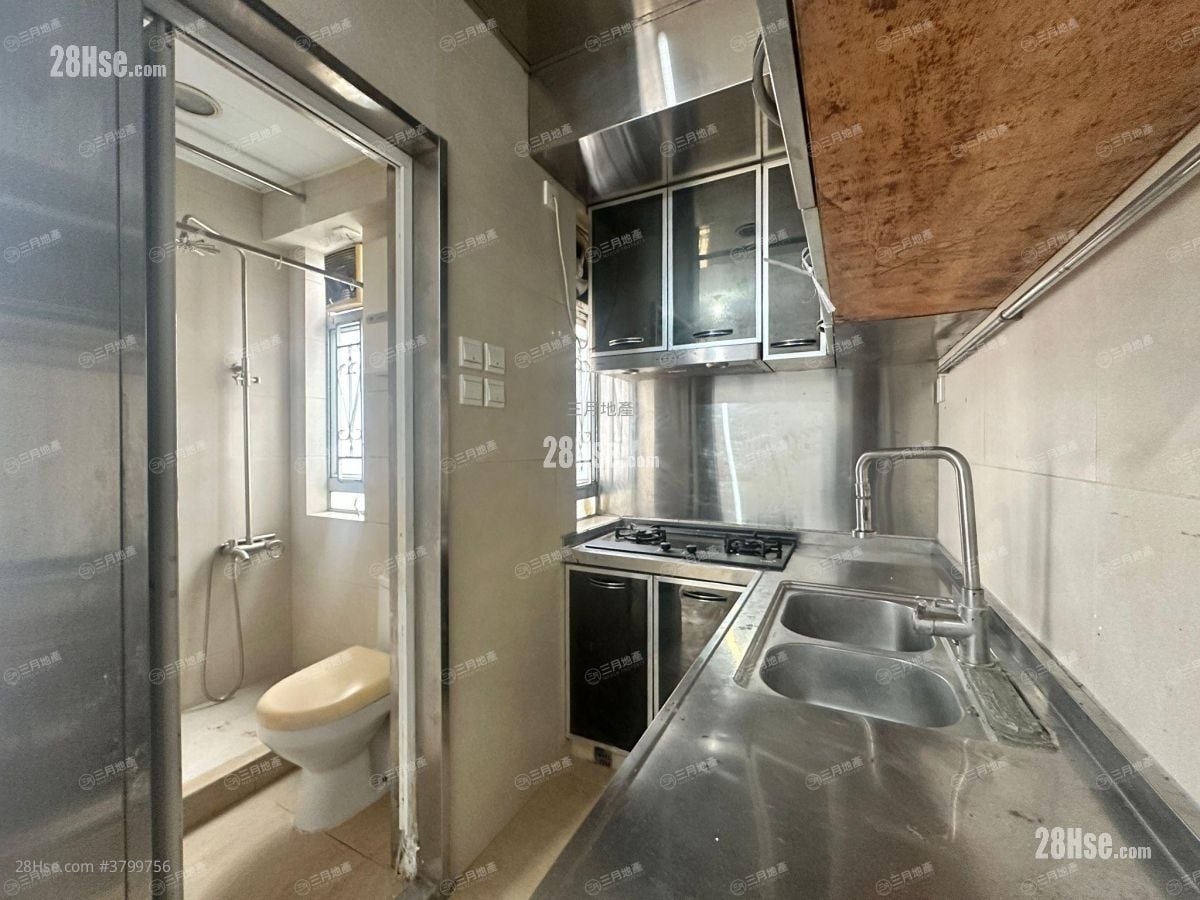 厨房: 丽华大厦 售盘 2 房 , 1 浴室 270 平方尺