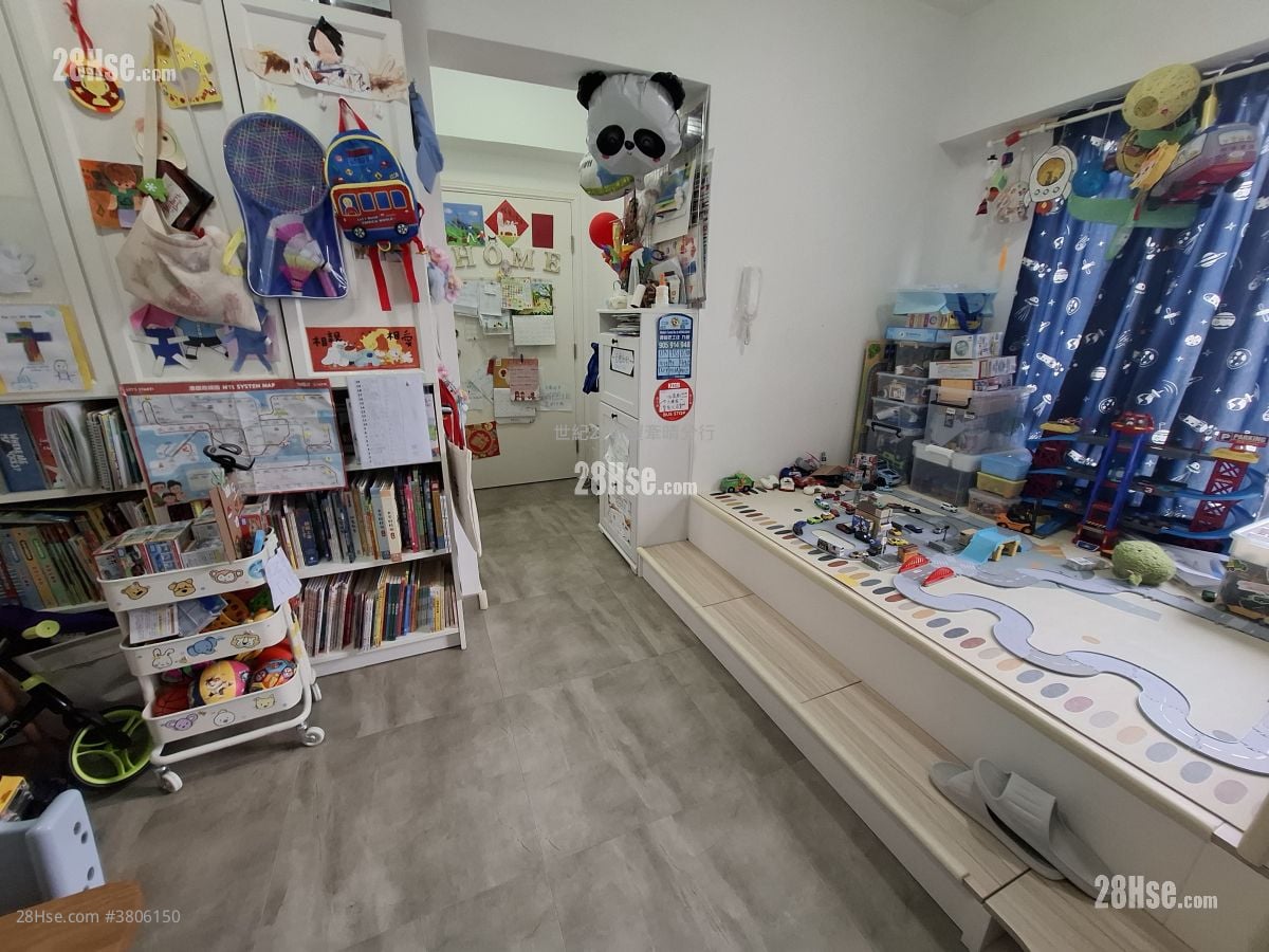 Fanling Town Center Sell 2 Bedrooms , 1 Bathroom 376 ft²