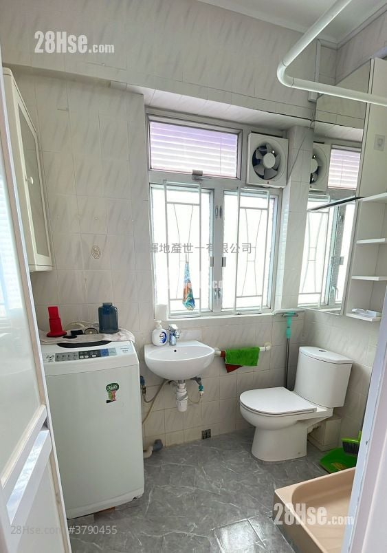 Kam Tong Building Rental 1 Bedroom , 1 Bathroom 322 ft²