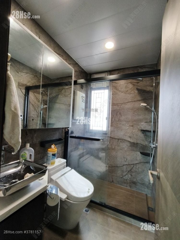 Yoho Midtown Rental 4 Bedrooms , 3 Bathrooms 948 ft²