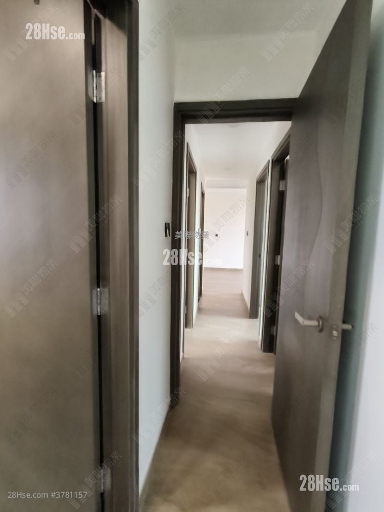 Yoho Midtown Rental 4 Bedrooms , 3 Bathrooms 948 ft²