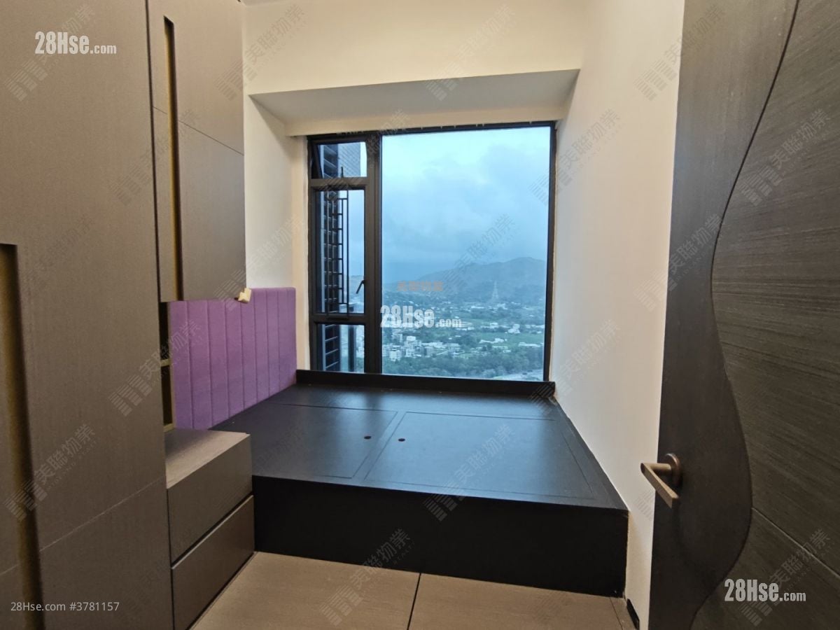 Yoho Midtown Rental 4 Bedrooms , 3 Bathrooms 948 ft²