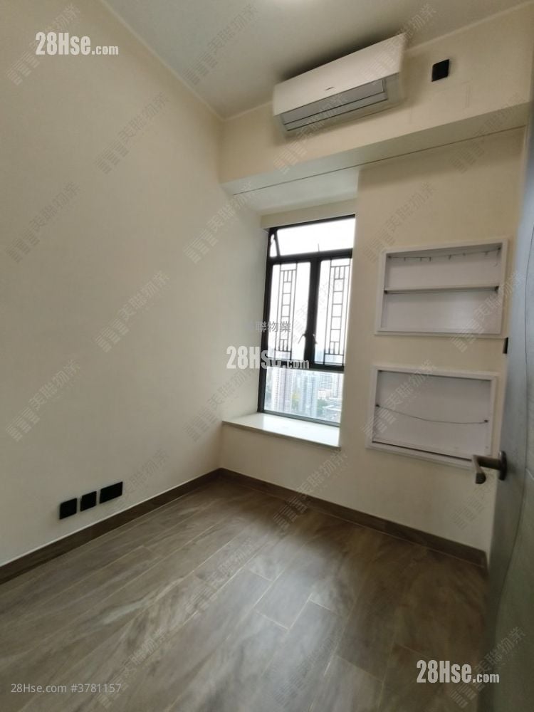 Yoho Midtown Rental 4 Bedrooms , 3 Bathrooms 948 ft²