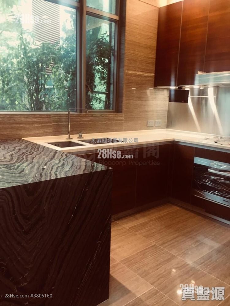 Phase I Of Park Villa Sell 5+ Bedrooms , 5+ Bathrooms 3,531 ft²