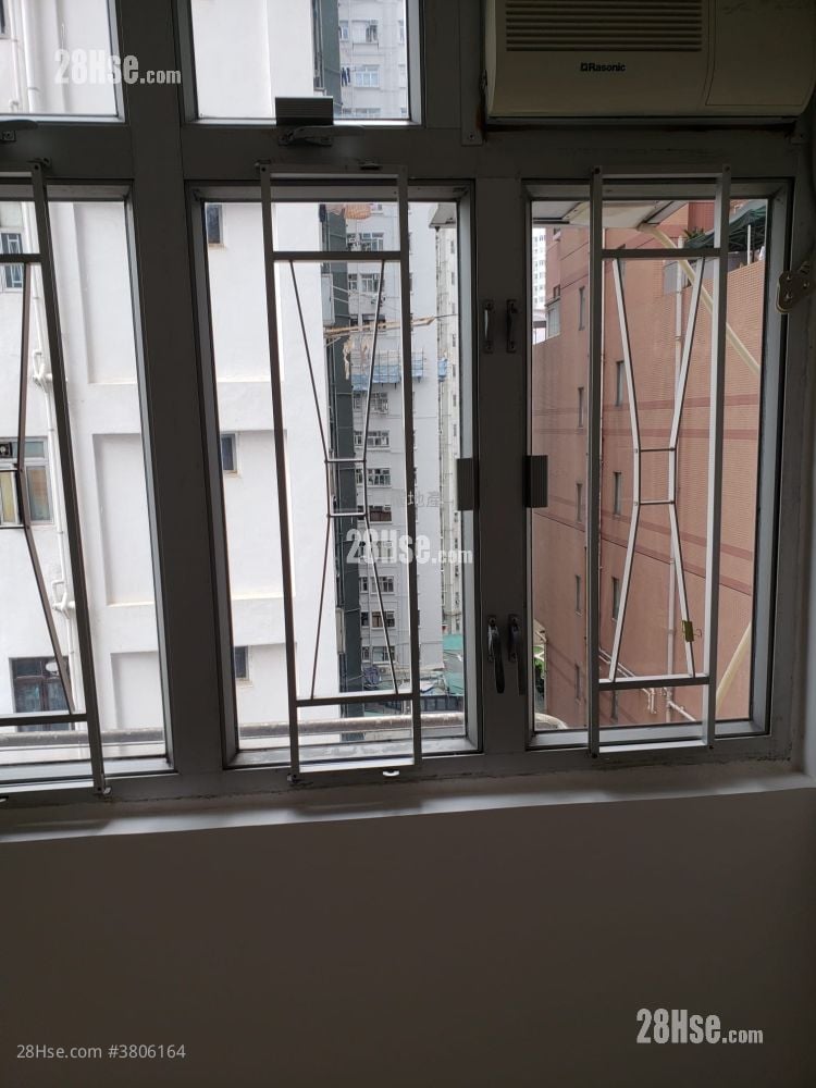 Fok Sing Building Sell 1 Bedroom , 1 Bathroom 338 ft²