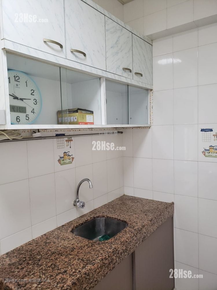 Fok Sing Building Sell 1 Bedroom , 1 Bathroom 338 ft²