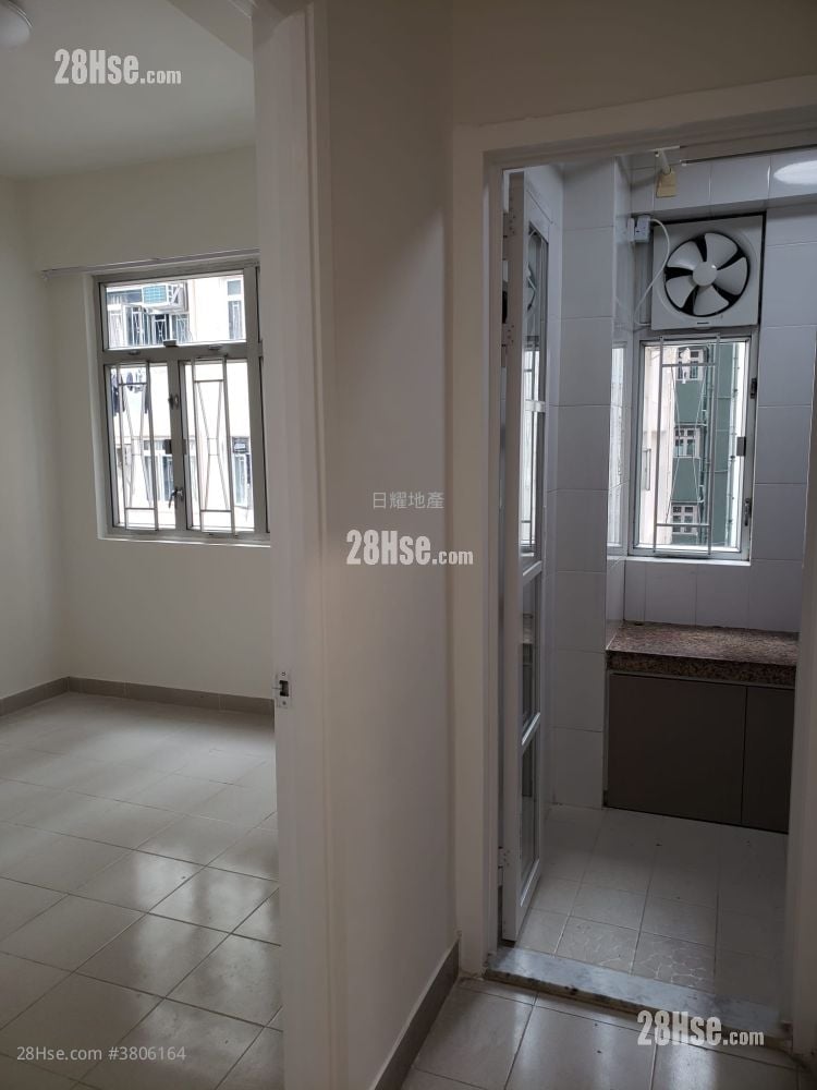 Fok Sing Building Sell 1 Bedroom , 1 Bathroom 338 ft²
