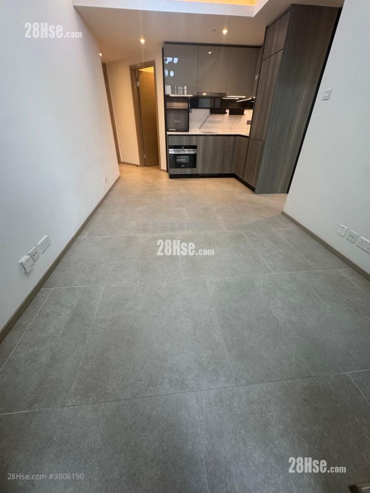 The Yoho Hub Rental 3 Bedrooms , 1 Bathroom 477 ft²