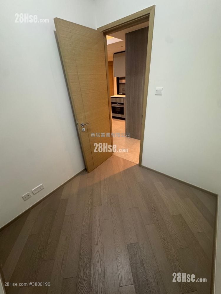 The Yoho Hub Rental 3 Bedrooms , 1 Bathroom 477 ft²