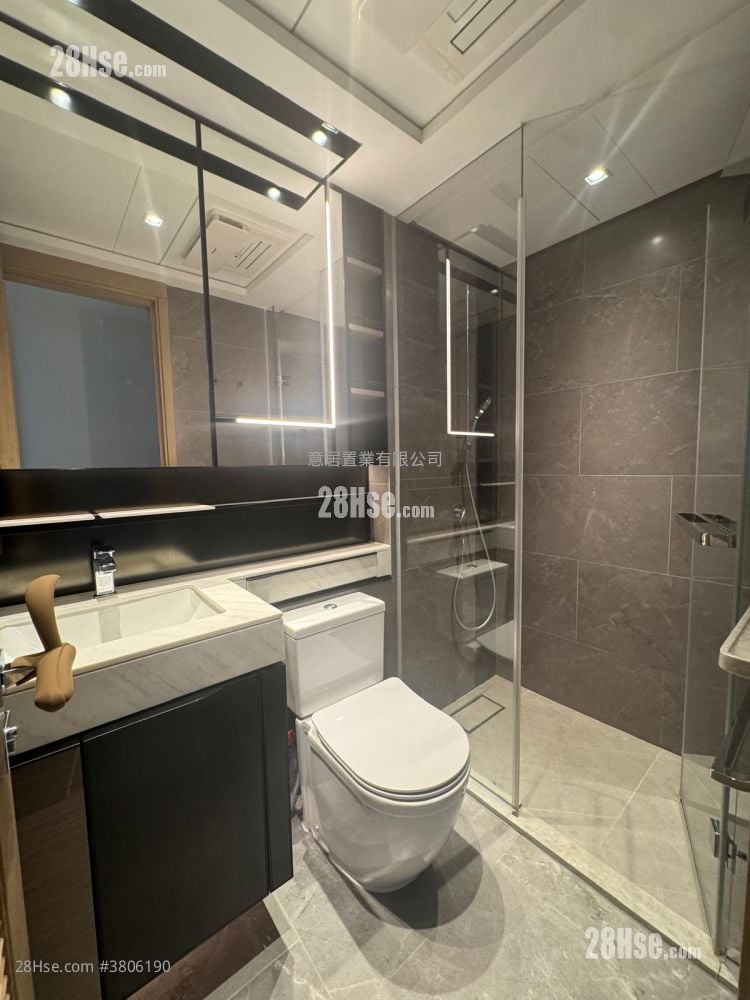 The Yoho Hub Rental 3 Bedrooms , 1 Bathroom 477 ft²