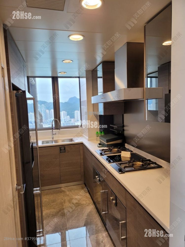 Sea To Sky 售盘 4 房 , 4 浴室 1,054 平方尺