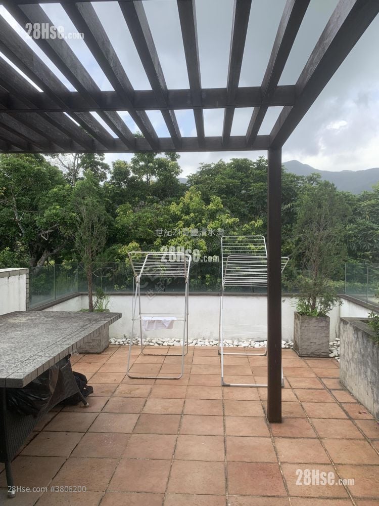 The Giverny Sell 1,232 ft²