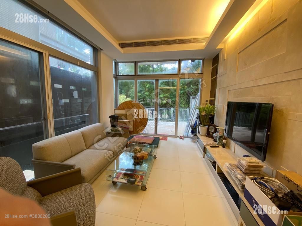 The Giverny Sell 1,232 ft²