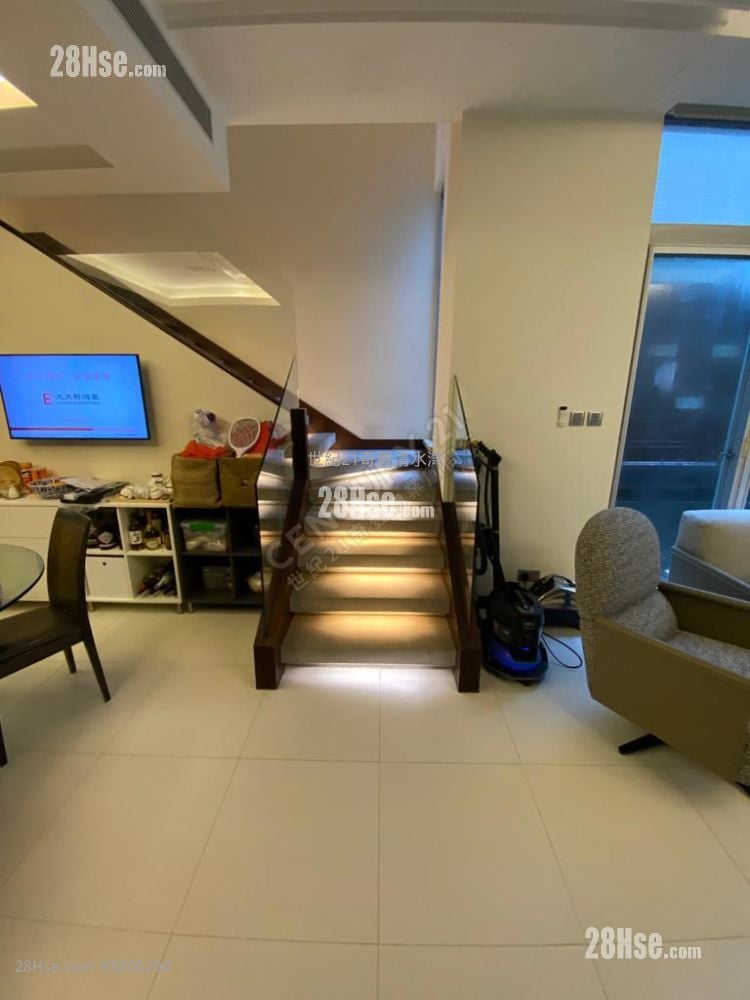 The Giverny Sell 1,232 ft²