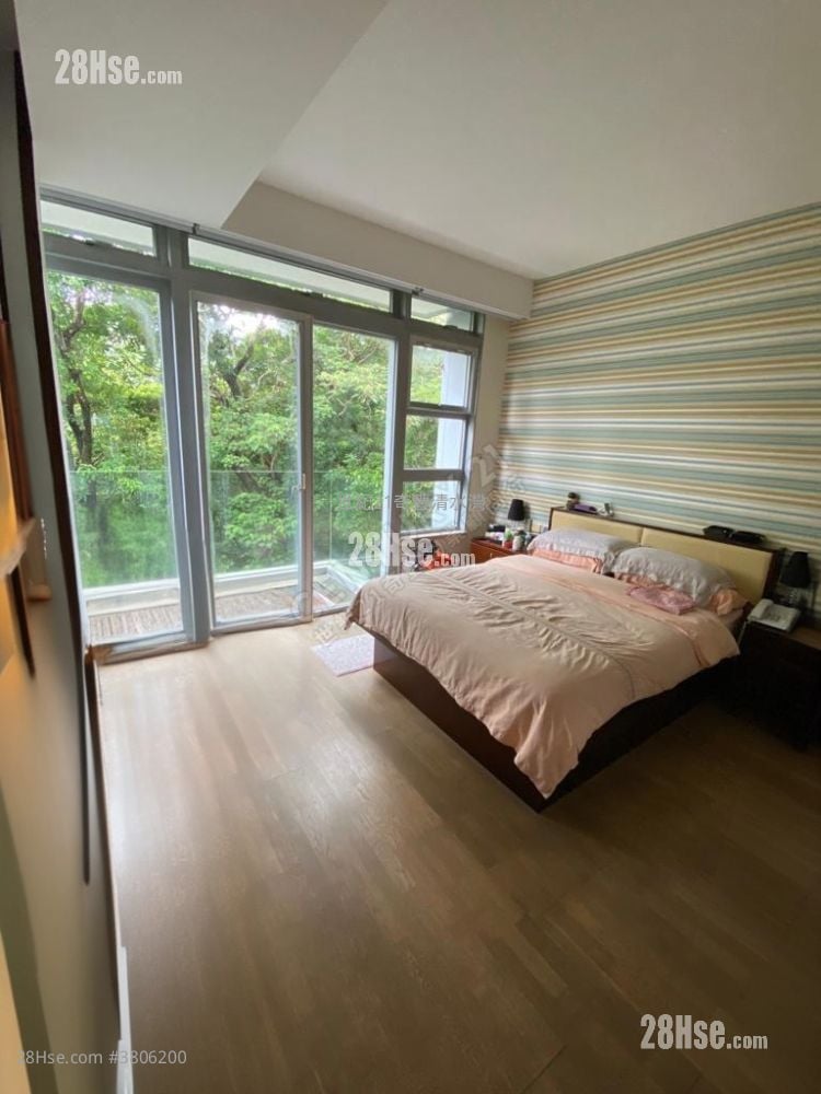 The Giverny Sell 1,232 ft²