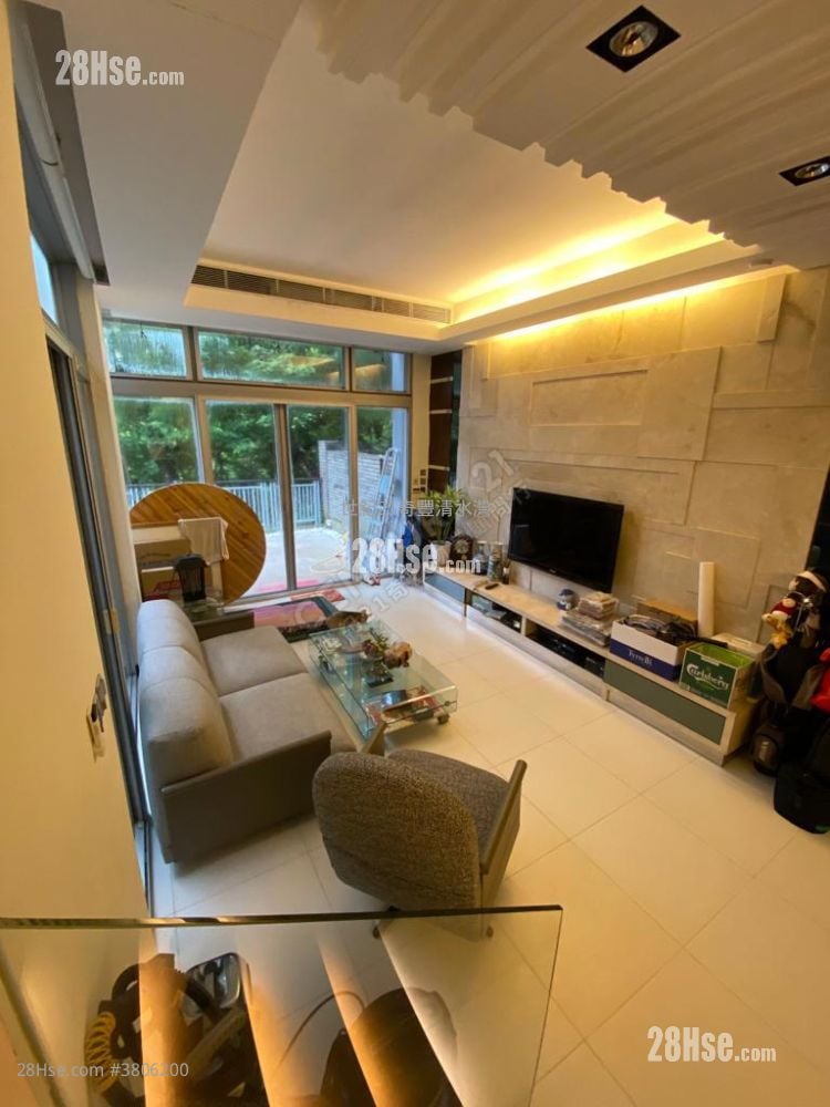 The Giverny Sell 1,232 ft²