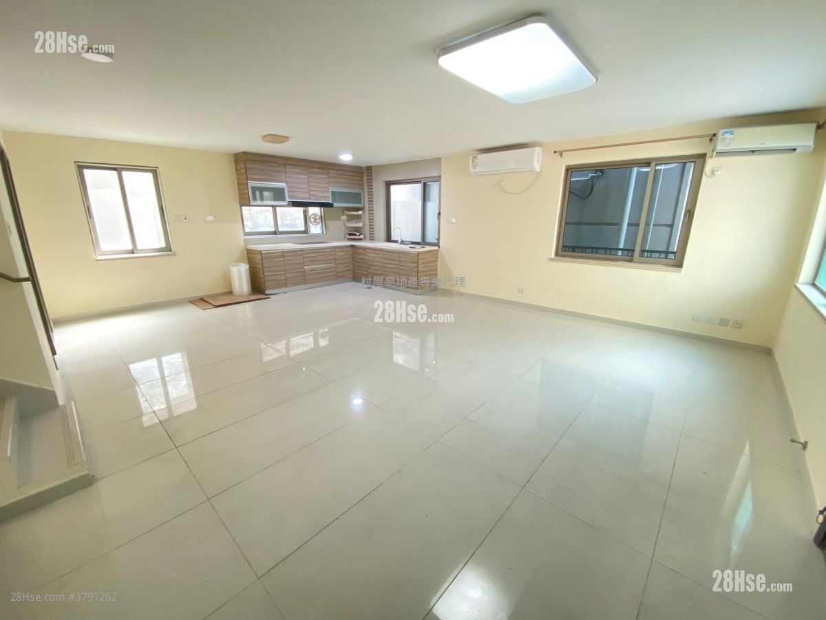 村屋 售盘 4 房 , 3 浴室