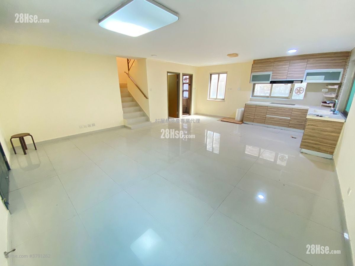 村屋 售盘 4 房 , 3 浴室