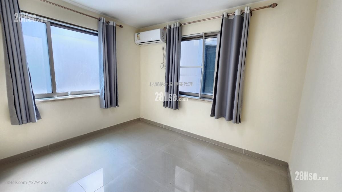 村屋 售盘 4 房 , 3 浴室