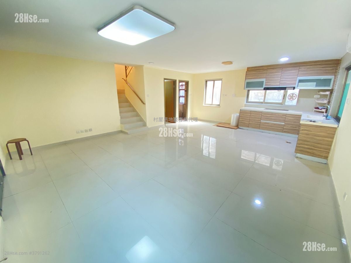 村屋 售盘 4 房 , 3 浴室