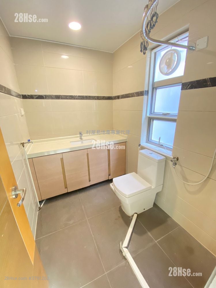 村屋 售盘 4 房 , 3 浴室