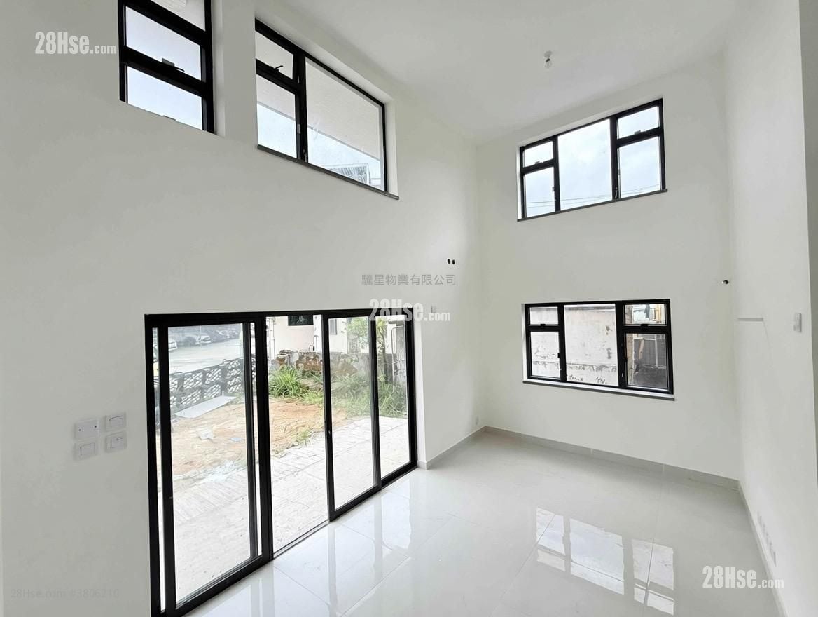 村屋 售盘 4 房 , 4 浴室 685 平方尺