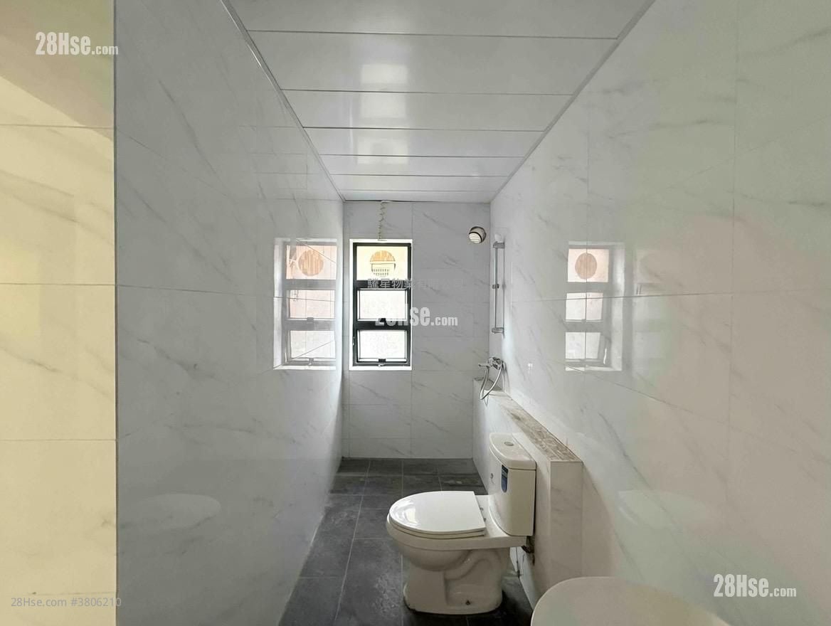 村屋 售盘 4 房 , 4 浴室 685 平方尺