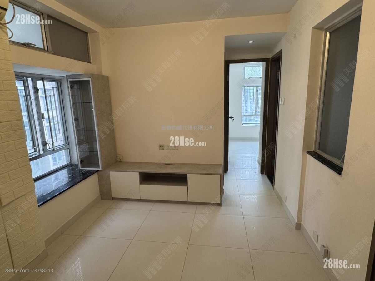 Greenfield Garden Rental 2 Bedrooms , 1 Bathroom 383 ft²