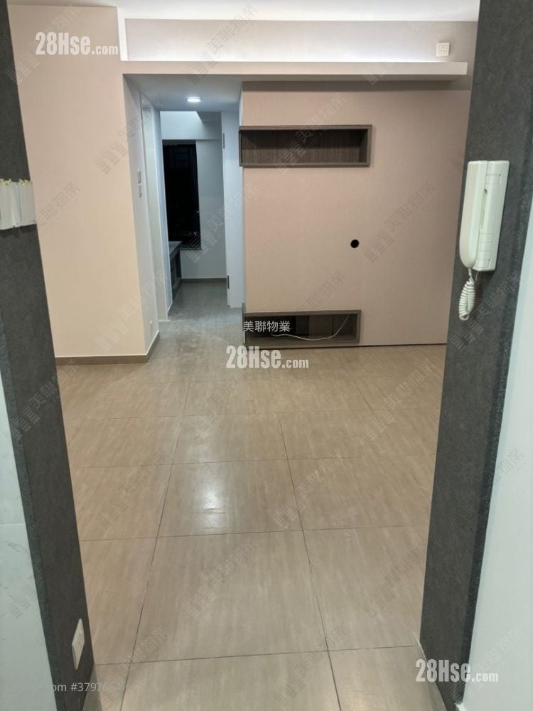 Sun Yuen Long Centre Sell 2 Bedrooms , 1 Bathroom 466 ft²