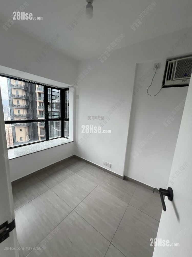 Sun Yuen Long Centre Sell 2 Bedrooms , 1 Bathroom 466 ft²