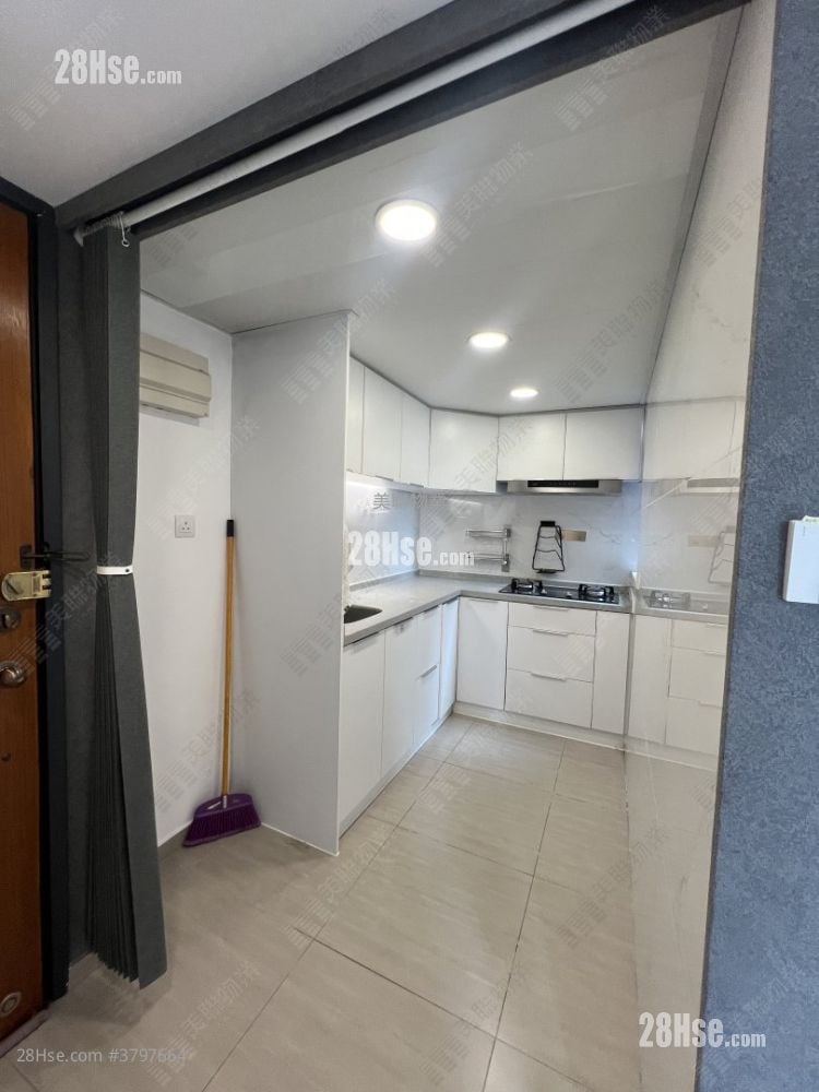 Sun Yuen Long Centre Sell 2 Bedrooms , 1 Bathroom 466 ft²