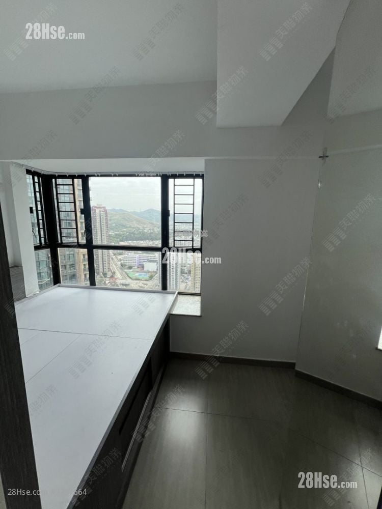 Sun Yuen Long Centre Sell 2 Bedrooms , 1 Bathroom 466 ft²