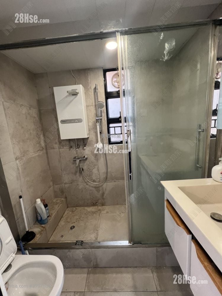 Sun Yuen Long Centre Sell 2 Bedrooms , 1 Bathroom 466 ft²