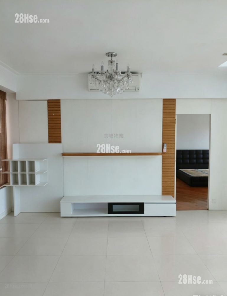 Tierra Verde Rental 4 Bedrooms , 2 Bathrooms 1,075 ft²