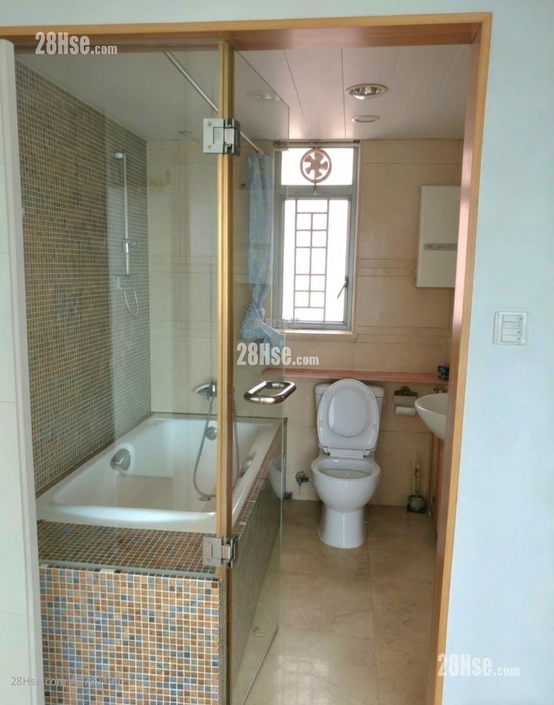 Tierra Verde Rental 4 Bedrooms , 2 Bathrooms 1,075 ft²