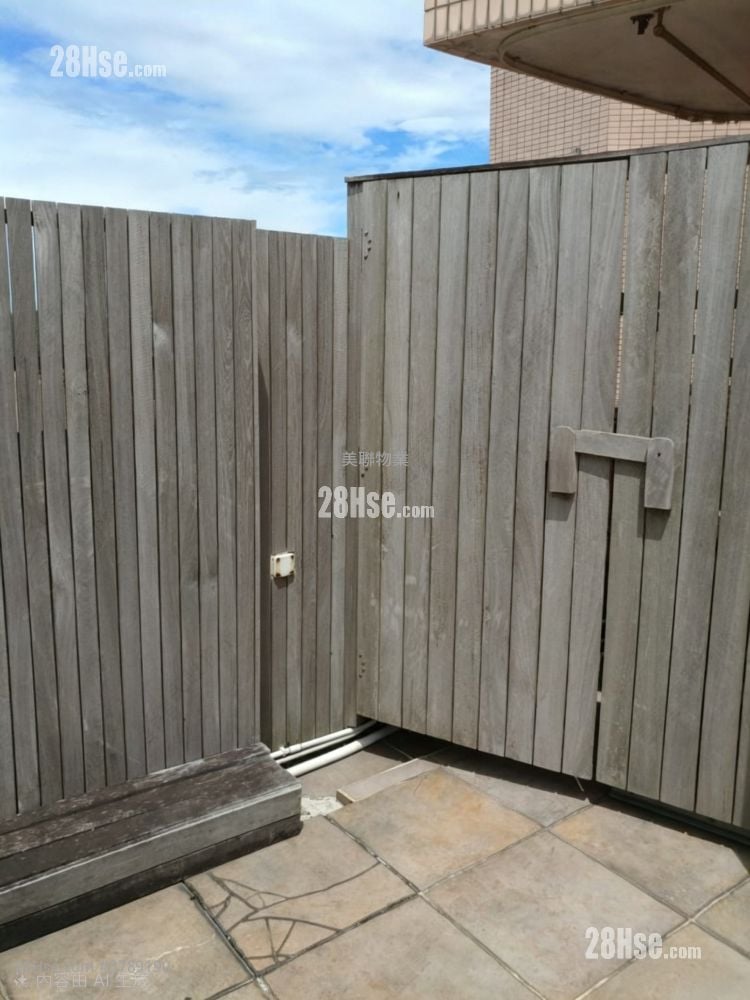 Tierra Verde Rental 4 Bedrooms , 2 Bathrooms 1,075 ft²